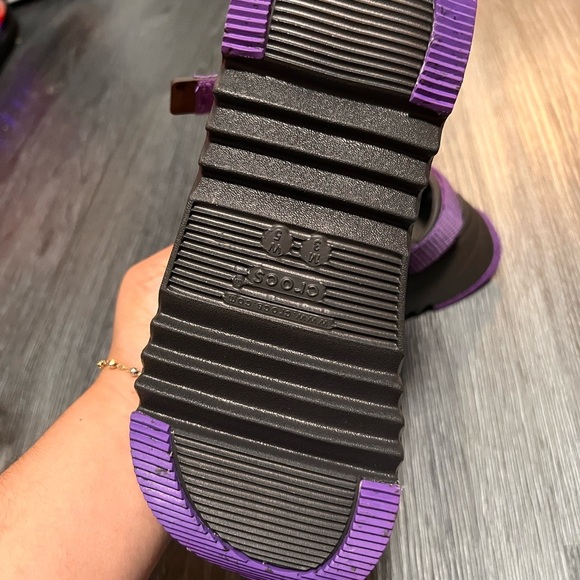 CROCS Brown Comfort Sandals with Adjustable Straps - Picture 4 of 9